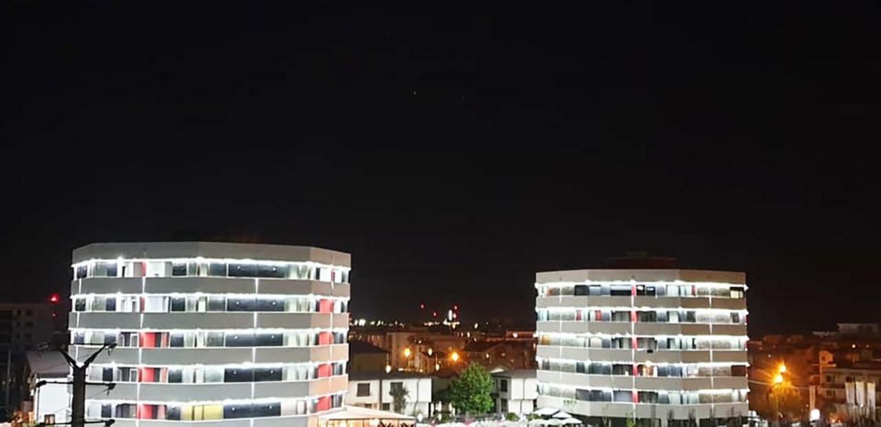 Thomas Luxury Apartment Navodari Bagian luar foto